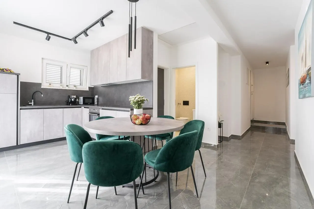 Luxury D Apartments Bibinje Guest house